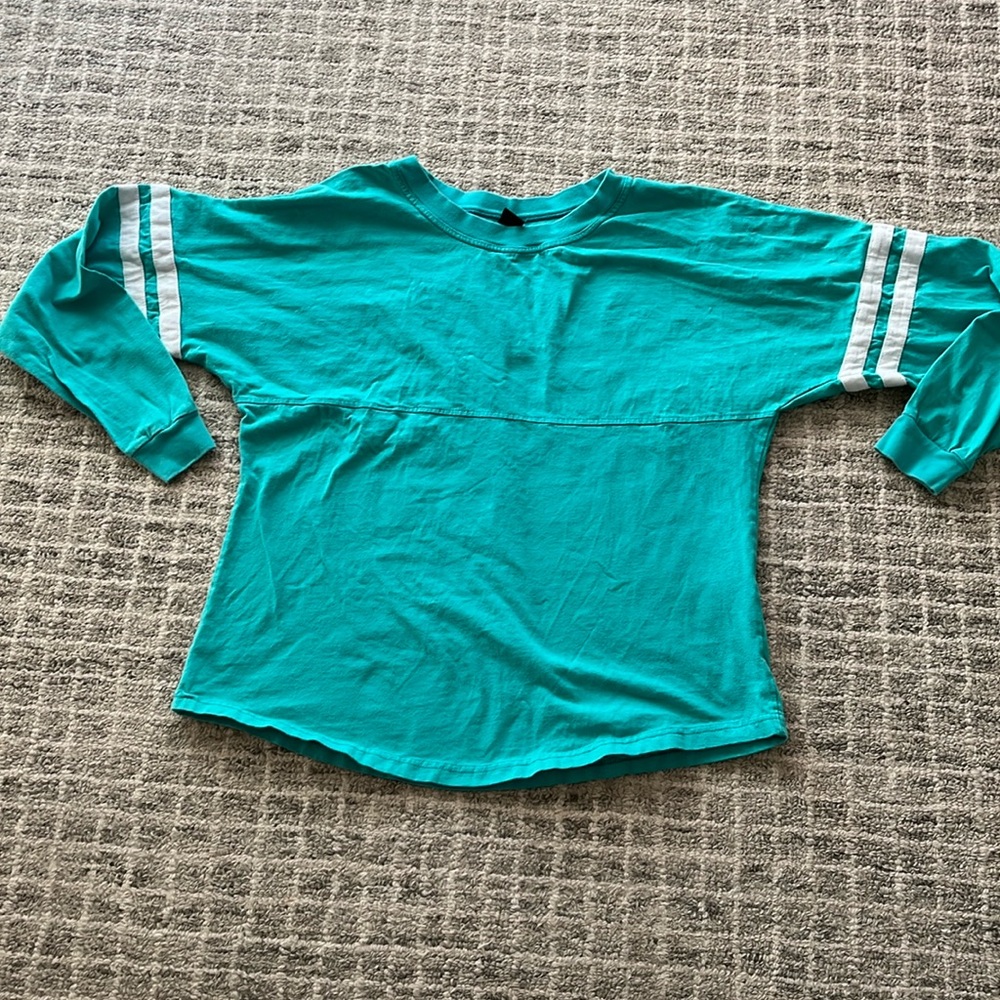 Green football style long sleeve shirt, cotton, medium